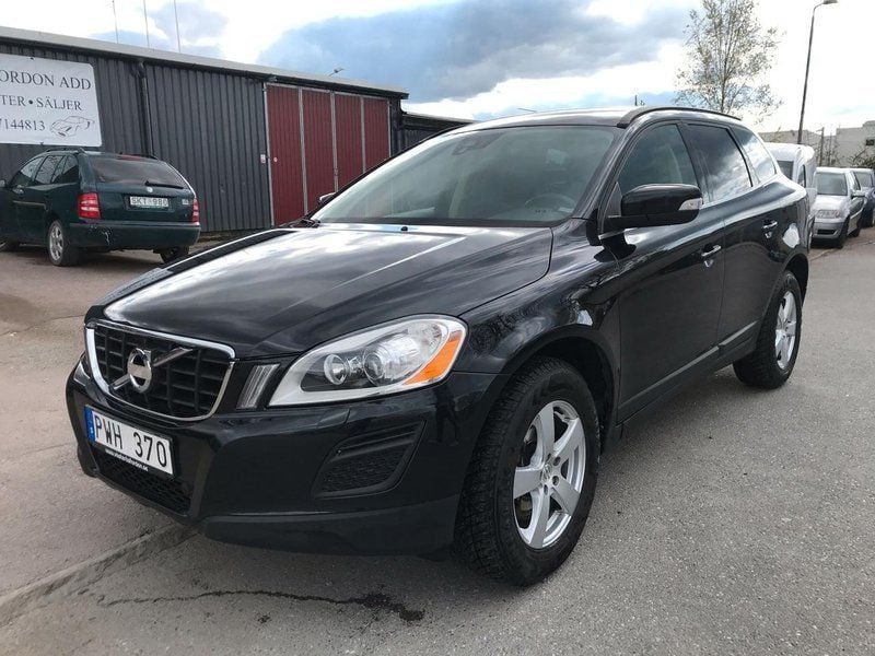 Begagnad Volvo XC60 Momentum 163 HK (119 kW) 2012 Svart SUV