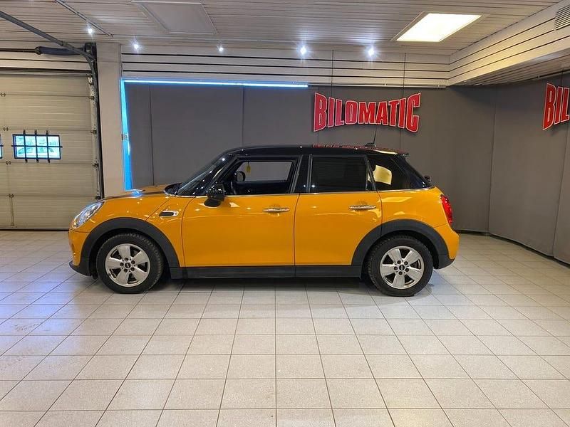 Begagnad Mini Cooper Chili 136 HK (100 kW) 2016 Flerfärgad Halvkombi