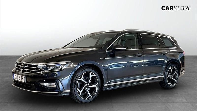 Mörkgrå (grey) Begagnad 2022 VW Passat GT Kombi | 249 900 kr (Marknadspris) - Bild 1/4