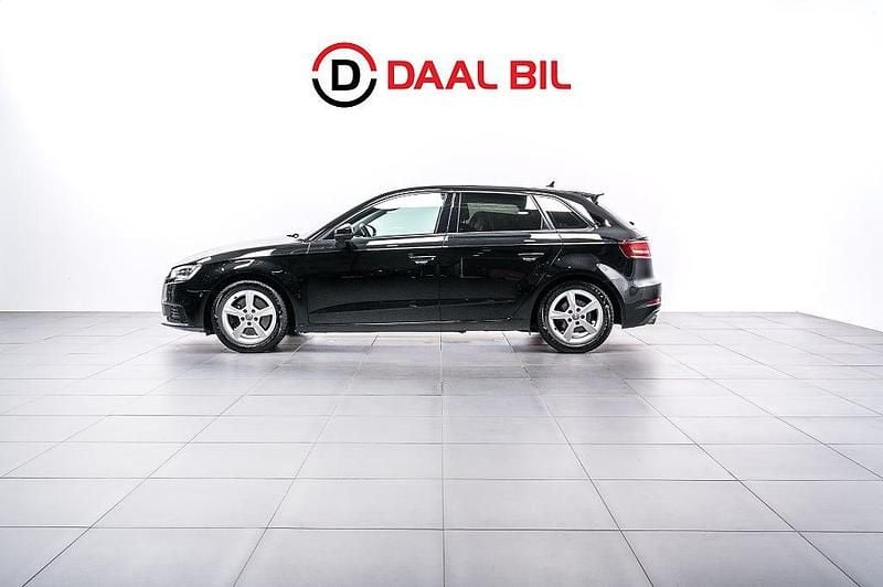 Svart Begagnad 2016 Audi A3 Sportback Proline Halvkombi | 209 700 kr (Marknadspris) - Bild 1/4