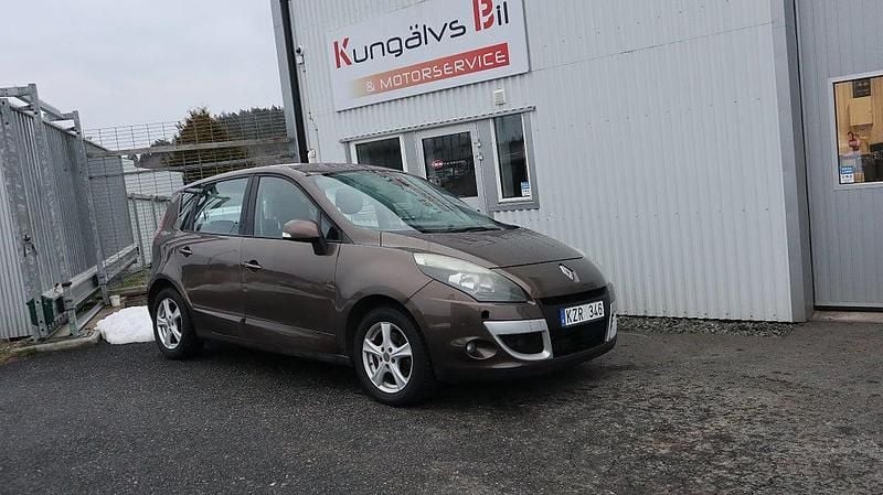 Brun Begagnad 2010 Renault Scénic III Minibuss | 59 900 kr (Marknadspris) - Bild 1/4