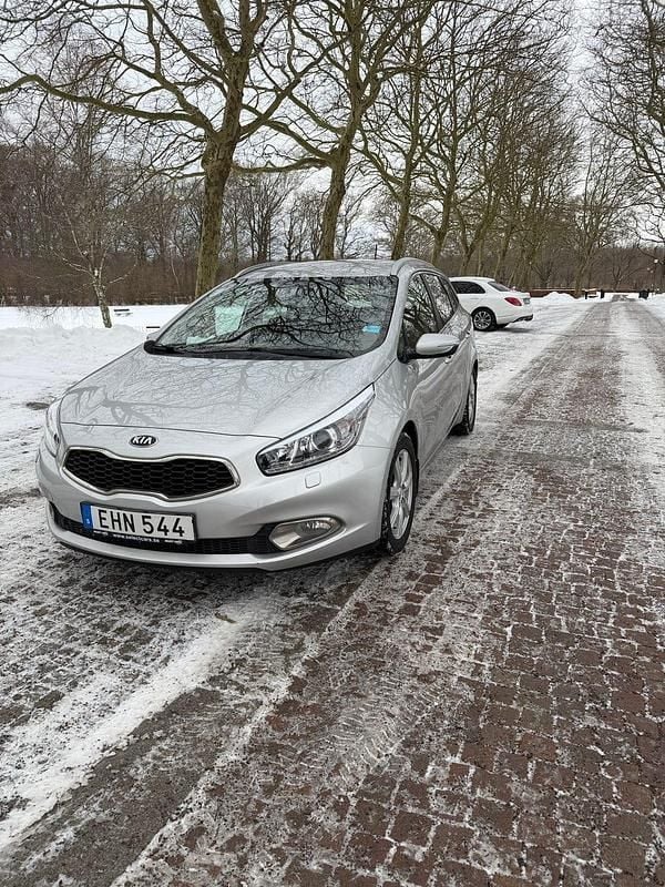 Begagnad Kia Ceed Sportswagon 128 HK (94 kW) 2014 Kombi