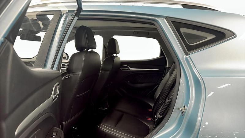 Begagnad MG ZS Luxury 105 kW (143 HK) 2020 Blå SUV