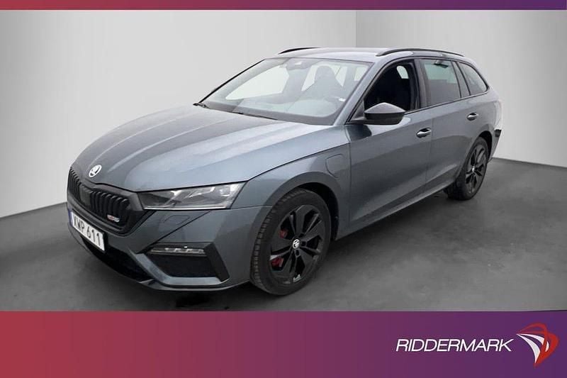 Grå Begagnad 2021 Skoda Octavia RS Kombi | 269 900 kr (Bra pris) - Bild 1/4