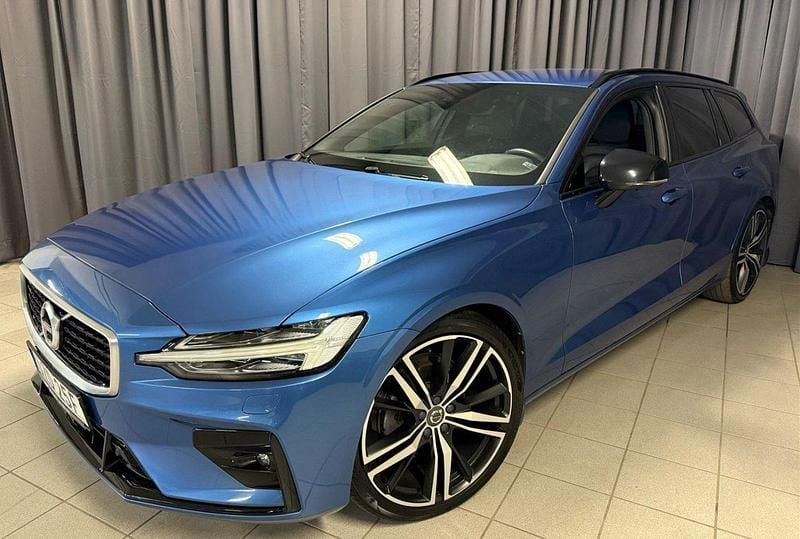 Blå Begagnad 2020 Volvo V60 R-Design Kombi | 294 900 kr (Marknadspris) - Bild 1/4