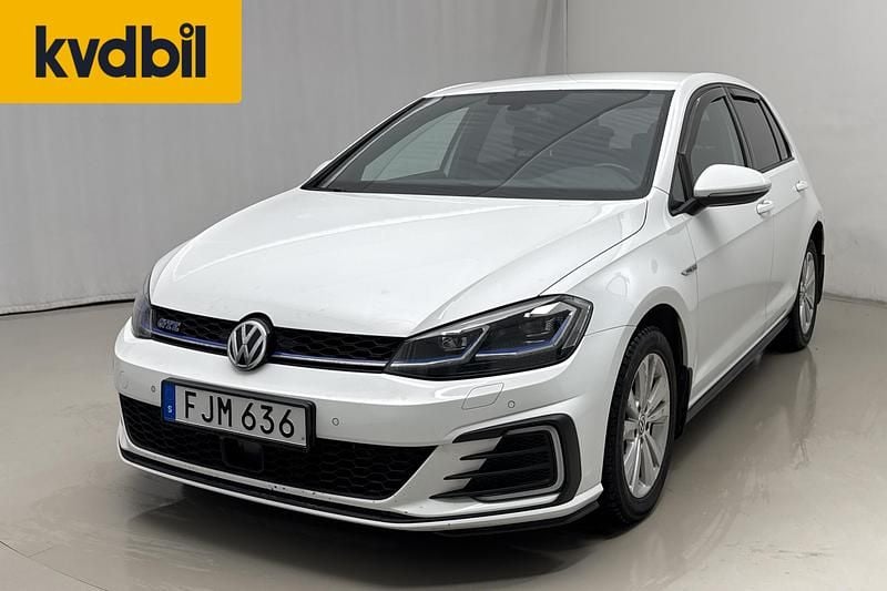 Begagnad VW Golf VII GTE 204 HK (150 kW) 2018 Vit