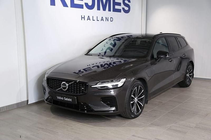 Begagnad Volvo V60 Plus 355 HK (261 kW) 2025 Grå Kombi