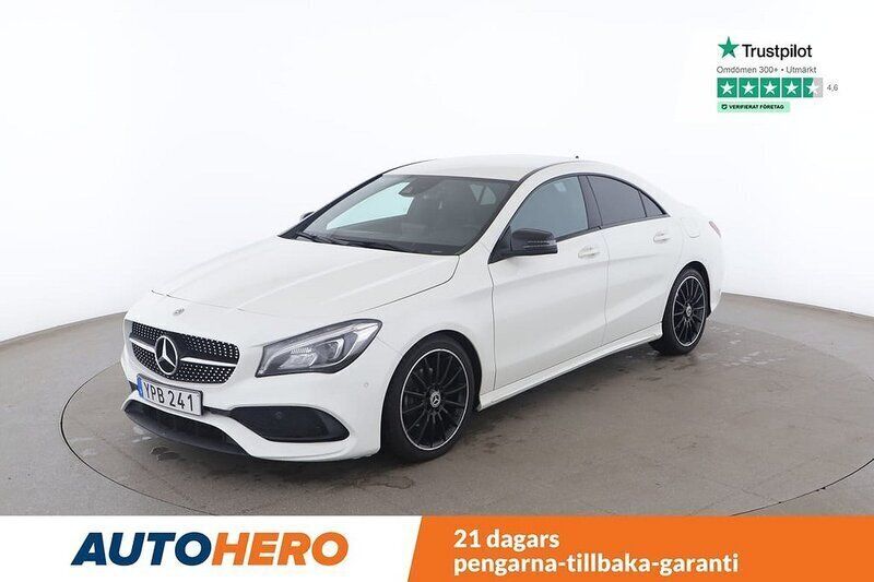 Vit Begagnad 2017 Mercedes CLA200 AMG line Sportkupé | 201 000 kr (Lite dyr) - Bild 1/4