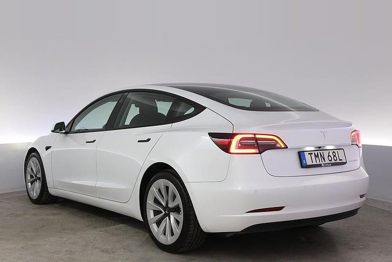 Begagnad Tesla Model 3 Long Range AWD 366 kW (498 HK) 2021 Vit Sedan