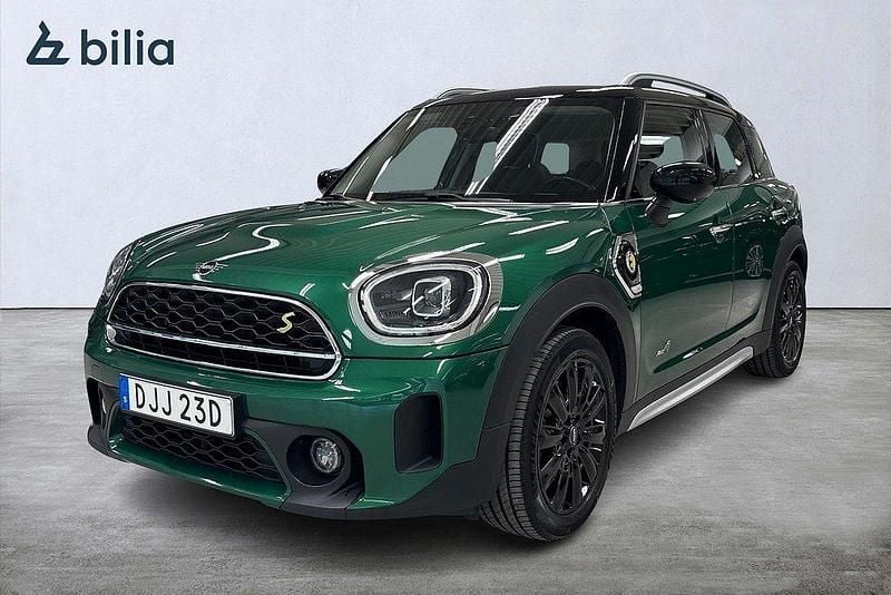 Grön Begagnad 2022 Mini Countryman Essential SUV | 318 900 kr (Marknadspris) - Bild 1/3