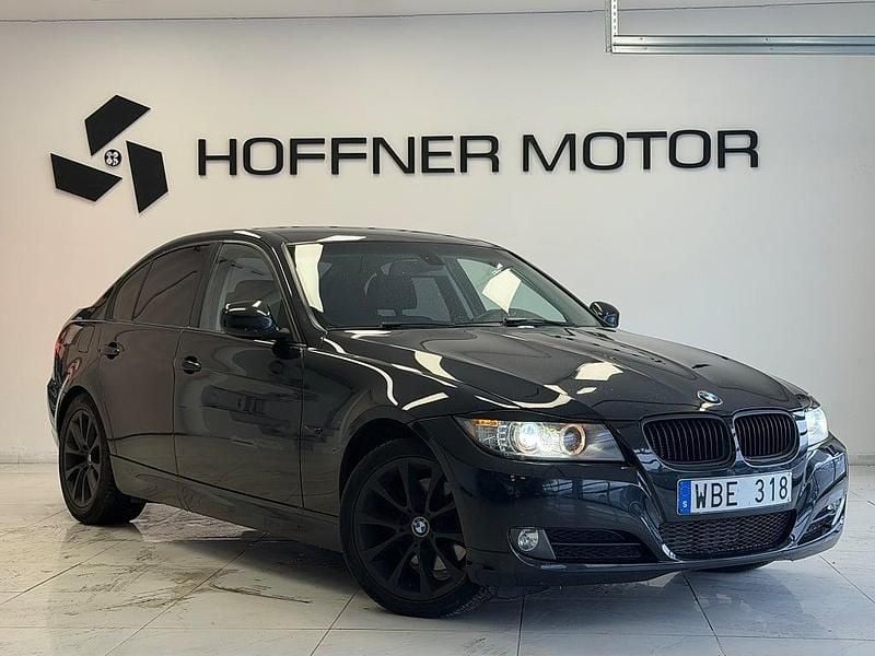 Begagnad BMW 320 Sport Line 184 HK (135 kW) 2011 Svart Sedan