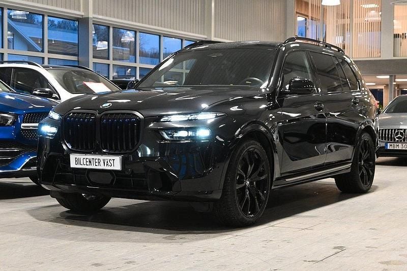 Svart Begagnad 2024 BMW X7 Comfort Edition SUV | 1 149 000 kr - Bild 1/4