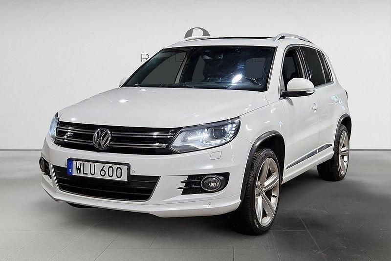 Vit Begagnad 2015 VW Tiguan R-line SUV | 134 900 kr (Bra pris) - Bild 1/3