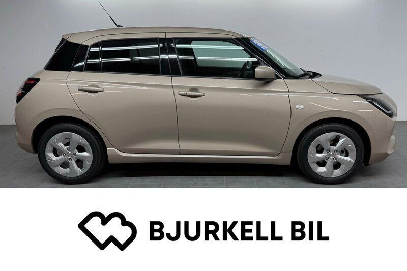 Ny 2024 Suzuki Swift Halvkombi | 266 500 kr (Lite dyr) - Bild 1/4