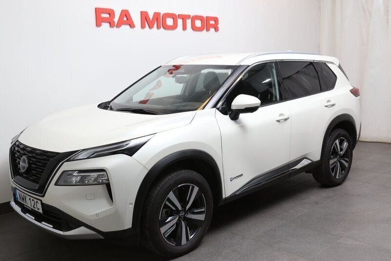 Vit Begagnad 2023 Nissan X-Trail Tekna SUV | 418 800 kr (Marknadspris) - Bild 1/3