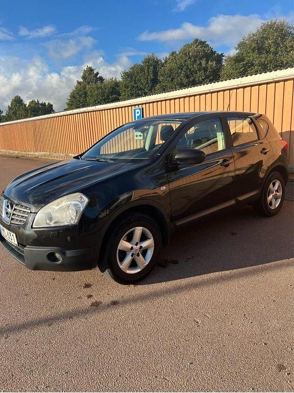 Svart Begagnad 2008 Nissan Qashqai SUV | 51 900 kr (Marknadspris) - Bild 1/4