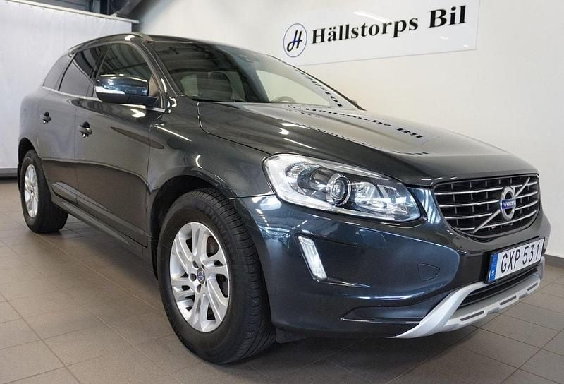 Grå Begagnad 2016 Volvo XC60 Momentum SUV | 179 900 kr (Bra pris) - Bild 1/4
