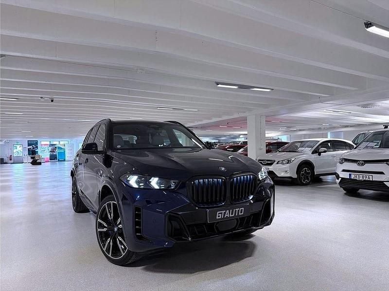 Begagnad BMW X5 M Sport 490 HK (360 kW) 2024 Blå SUV