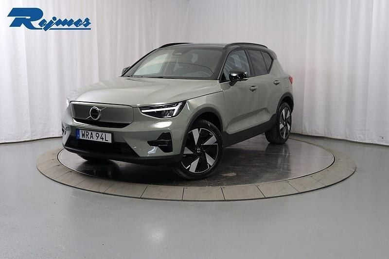 Grön Begagnad 2025 Volvo EX40 Performance SUV | 509 900 kr - Bild 1/4