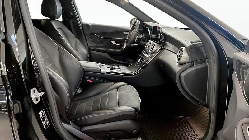 Begagnad Mercedes C300e AMG 306 HK (225 kW) 2021 Svart Kombi