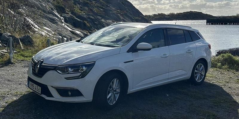 Vit Begagnad 2018 Renault Mégane GrandTour Kombi | 134 900 kr (Marknadspris) - Bild 1/4