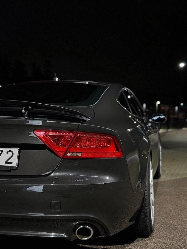Grå Begagnad 2011 Audi A7 Comfort Halvkombi | 153 000 kr (Marknadspris) - Bild 1/4
