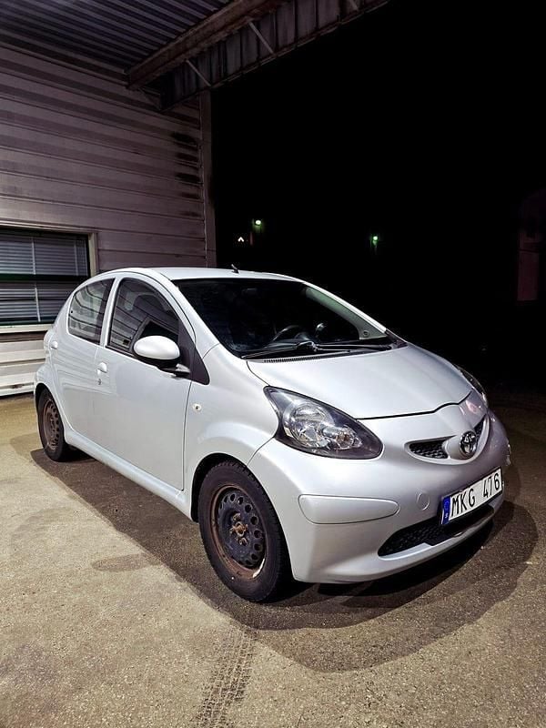 Begagnad 2007 Toyota Aygo Halvkombi | 19 500 kr (Marknadspris) - Bild 1/4