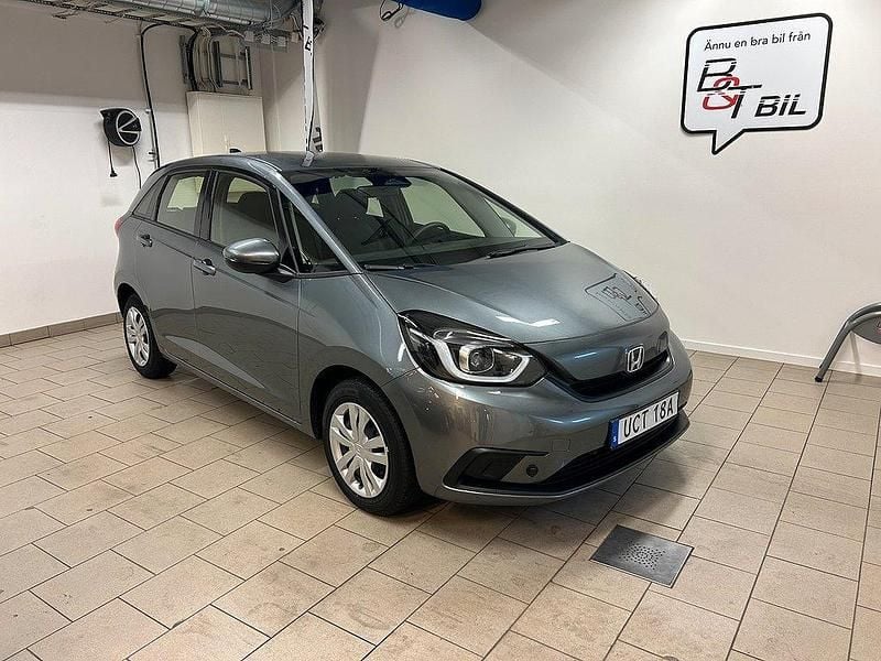 Mörkgrå Begagnad 2022 Honda Jazz Halvkombi | 214 900 kr (Marknadspris) - Bild 1/4