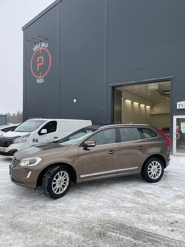 Begagnad Volvo XC60 Summum 181 HK (133 kW) 2014 Brun SUV