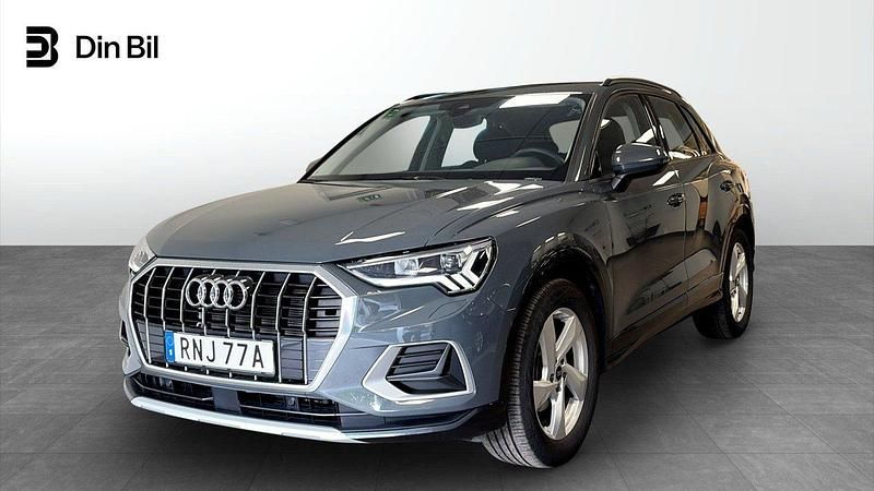 Grå Begagnad 2024 Audi Q3 Advanced Plus SUV | 359 000 kr (Marknadspris) - Bild 1/4