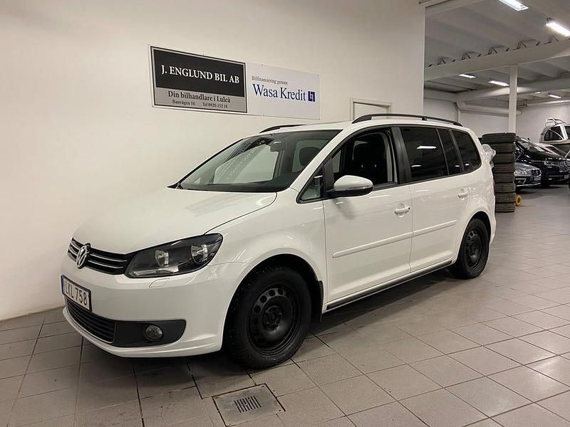 Begagnad VW Touran 140 HK (102 kW) 2014 Vit Minibuss