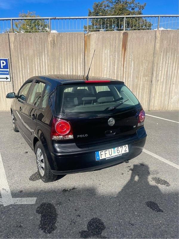 Svart Begagnad 2007 VW Polo Comfortline Halvkombi | 23 000 kr (Marknadspris) - Bild 1/4