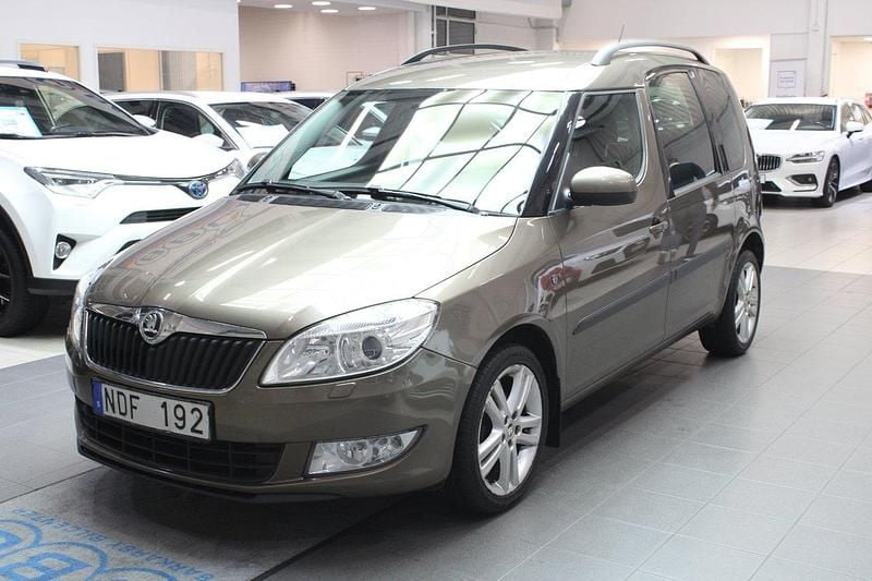 Brun Begagnad 2013 Skoda Roomster Minibuss | 34 990 kr - Bild 1/4