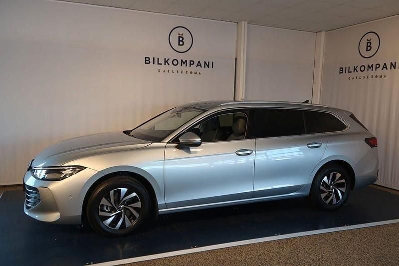 Begagnad VW Passat 150 HK (110 kW) 2024 Silver Kombi