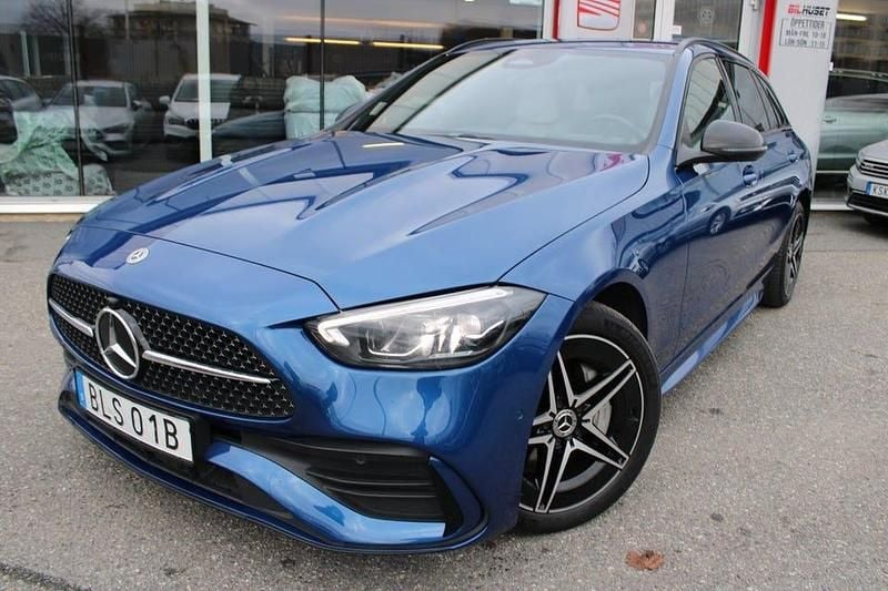 Blå Begagnad 2023 Mercedes C300 AMG line Kombi | 334 900 kr - Bild 1/4