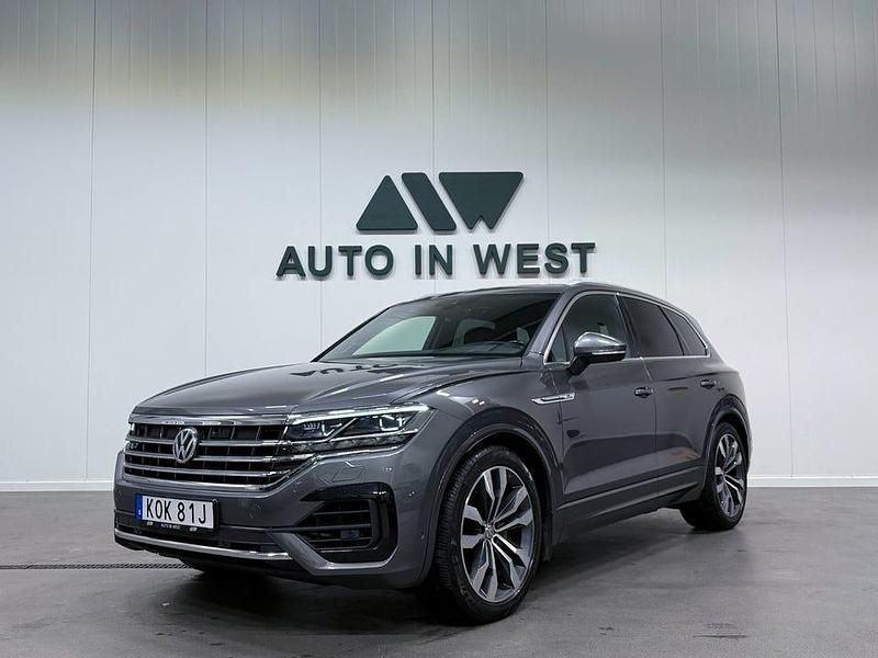 Grå Begagnad 2020 VW Touareg R-line SUV | 449 900 kr (Marknadspris) - Bild 1/4