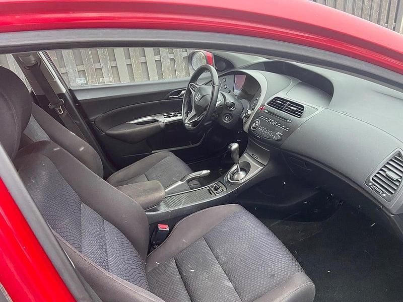 Begagnad Honda Civic Sport 140 HK (102 kW) 2009 Röd Halvkombi