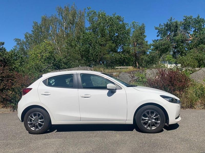 Begagnad 2020 Mazda 2 Halvkombi | 155 000 kr (Marknadspris) - Bild 1/4