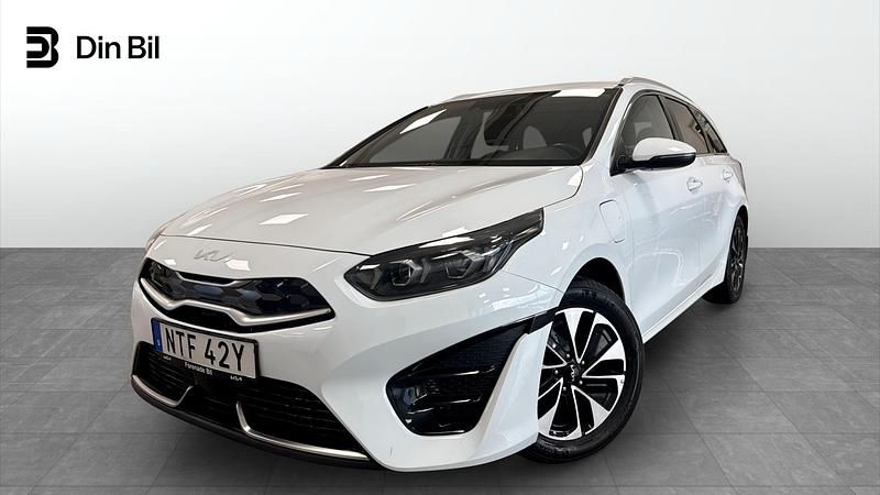 Vit Begagnad 2022 Kia Ceed Sportswagon Kombi | 249 900 kr (Marknadspris) - Bild 1/4