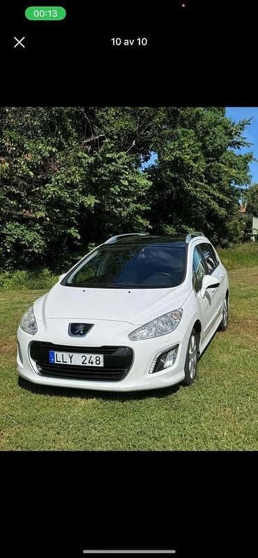 Vit Begagnad 2012 Peugeot 308 Kombi | 47 000 kr (Marknadspris) - Bild 1/4