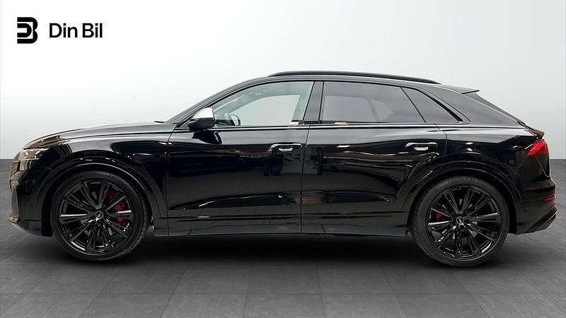 Begagnad Audi SQ8 Sport 507 HK (372 kW) 2025 Mytsvart metallic SUV