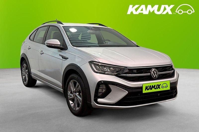 Silver/grå Begagnad 2024 VW Taigo R-line SUV | 239 700 kr (Marknadspris) - Bild 1/4