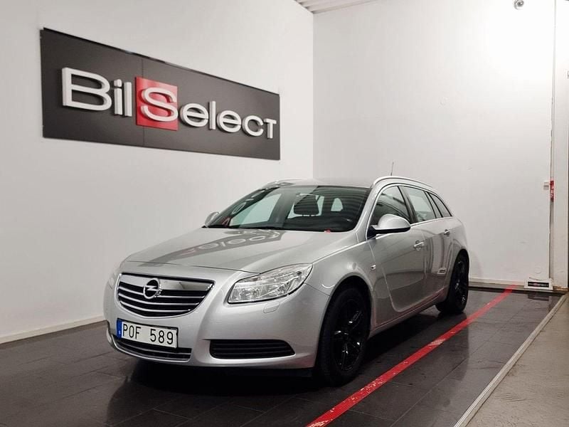 Grå Begagnad 2009 Opel Insignia Edition Kombi | 29 900 kr (Marknadspris) - Bild 1/4