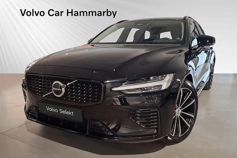 Svart Begagnad 2024 Volvo V60 Plus Kombi | 489 900 kr (Marknadspris) - Bild 1/3