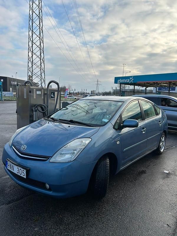 Blå Begagnad 2008 Toyota Prius Halvkombi | 38 000 kr (Bra pris) - Bild 1/4