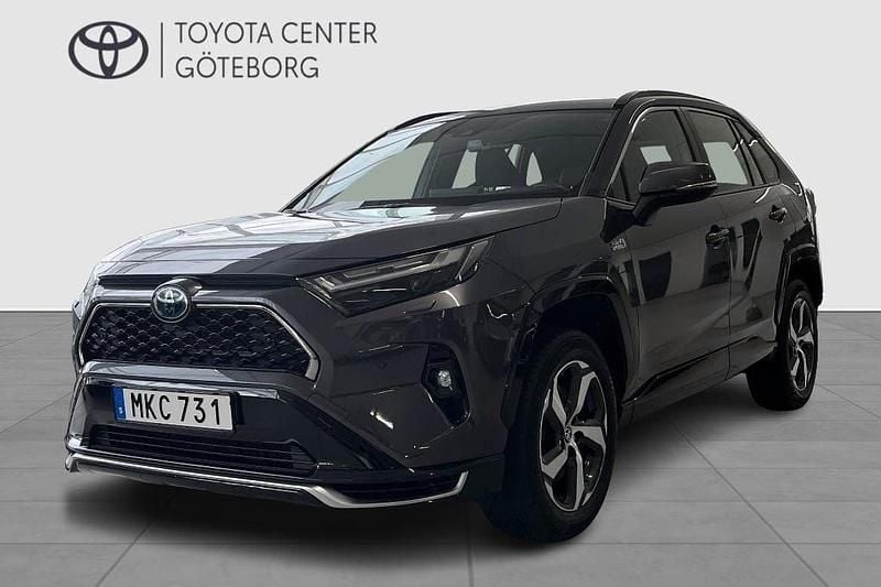 Mörkgrå (grå) Begagnad 2022 Toyota RAV4 Hybrid Active SUV | 409 900 kr (Bra pris) - Bild 1/3