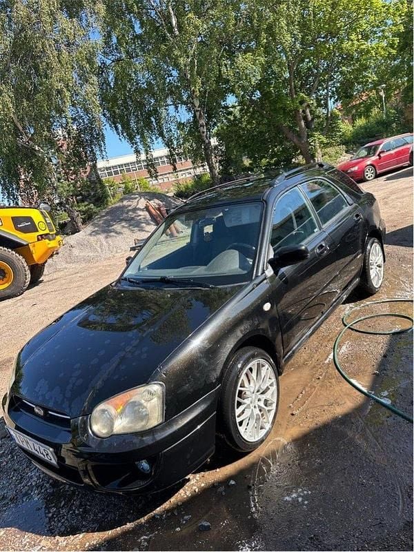 Svart Begagnad 2003 Subaru Impreza Halvkombi | 30 000 kr (Bra pris) - Bild 1/4