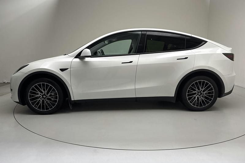 Begagnad Tesla Model Y 378 kW (514 HK) 2023 Vit SUV