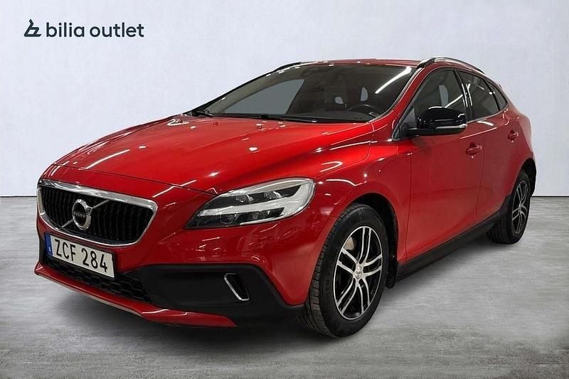 Röd Begagnad 2018 Volvo V40 CC Business Edition Kombi | 154 900 kr (Bra pris) - Bild 1/3