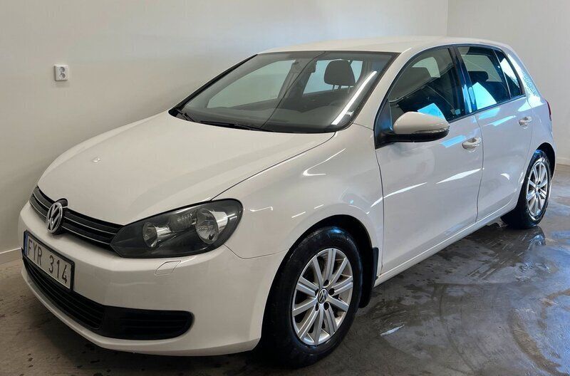 Vit Begagnad 2012 VW Golf VII Halvkombi | 59 900 kr (Bra pris) - Bild 1/4